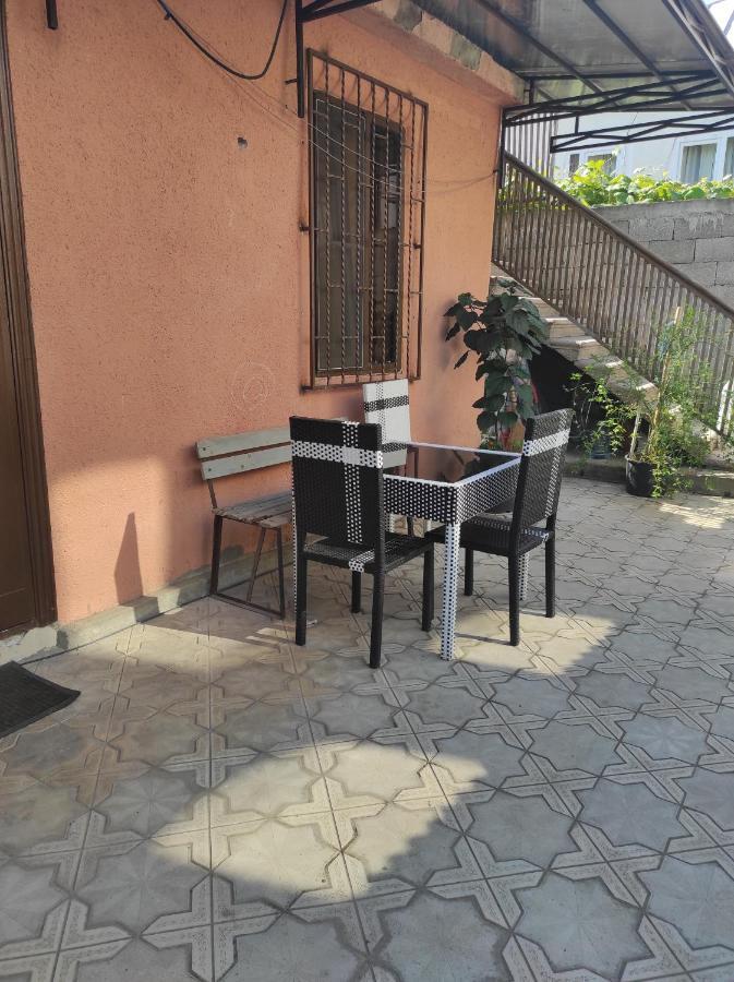 Гостевой Дом Лума Hotel Sukhumi Bagian luar foto
