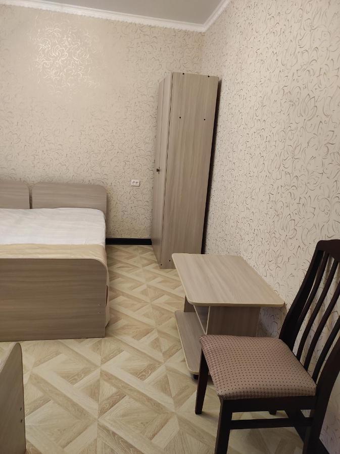 Гостевой Дом Лума Hotel Sukhumi Bagian luar foto